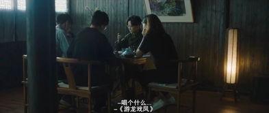 偷拍吃瓜看戏视频,吃瓜群众背后的看戏心理