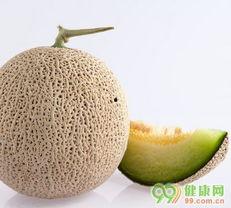 吃哈密瓜的帅哥,甜蜜滋味尽享人生