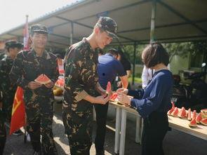 拔河吃瓜图片,一场欢乐的民间体育盛宴