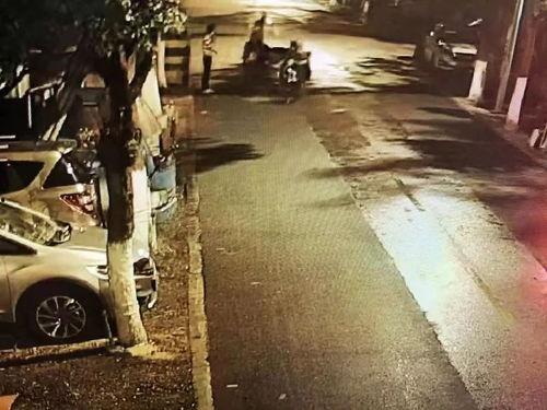 吃瓜路人摔骨折