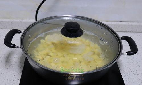 吃哈密瓜喝茶水