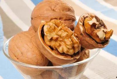 曼尼吃瓜胡桃,一场奇妙的味蕾冒险