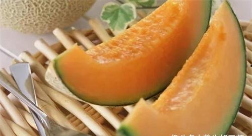 带货主播吃哈密瓜搞笑图,画面逗趣引网友热议