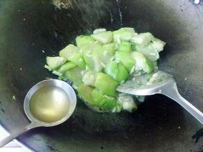 水瓜炒着怎么吃,家常美味尽享其中